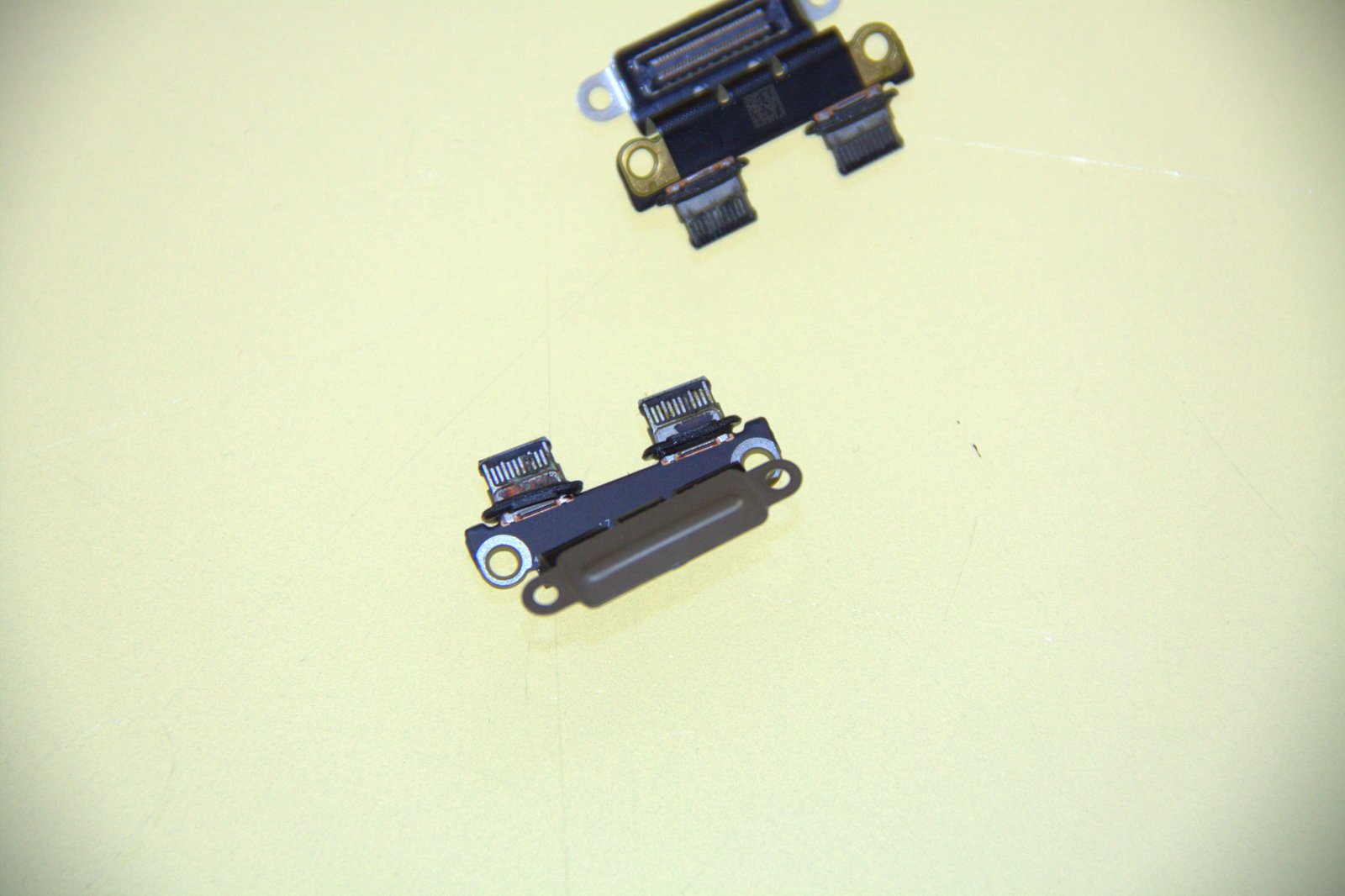Repair of MacBook connection ports Repair of MacBook connection ports