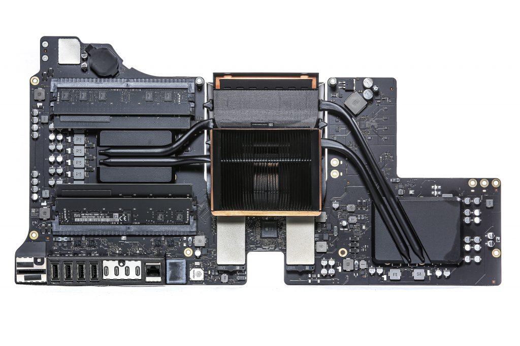 Beschädigtes iMac Pro Logicboard nach DIY-Reparaturversuch Beschädigtes iMac Pro Logicboard nach DIY-Reparaturversuch