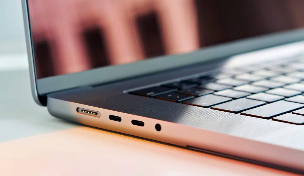 Ladeports am MacBook Pro