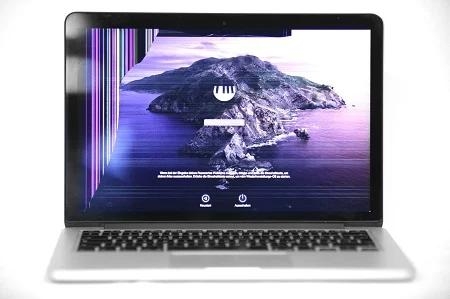 MacBook Tastatur mit klemmender Taste