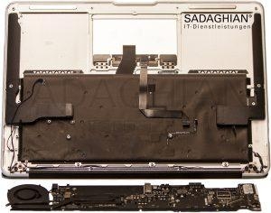 MacBook Pro 13 mit Wasserschaden nach Badewannen-Unfall