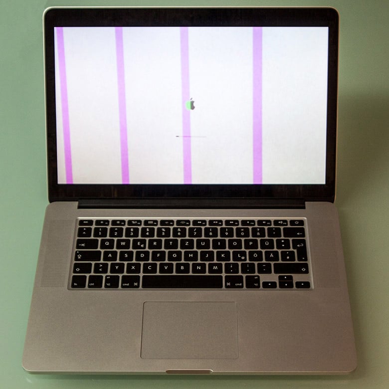 MacBook Graphic Defect Ping Stripes